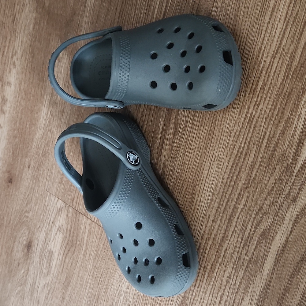 Kids grey crocs